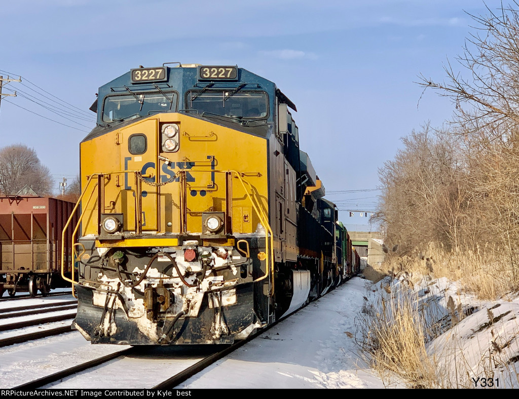 CSX 3227 on Y331